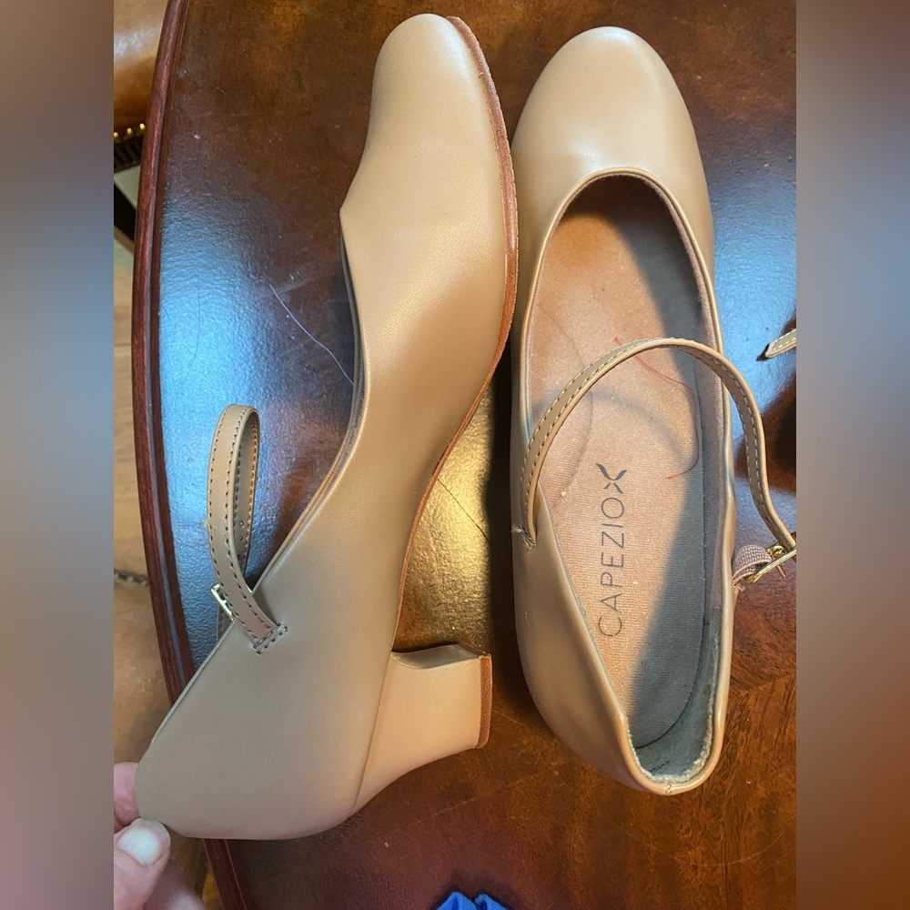 Capezio Women's Classic Tan Heels (11) and two other Stelle pairs size 6